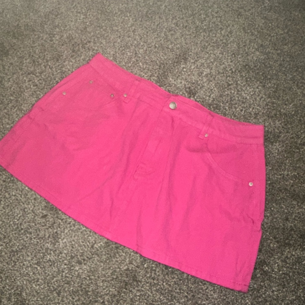 NEW NWT 2XL Pink Women's Skirt. MUST BE BUNDLED
